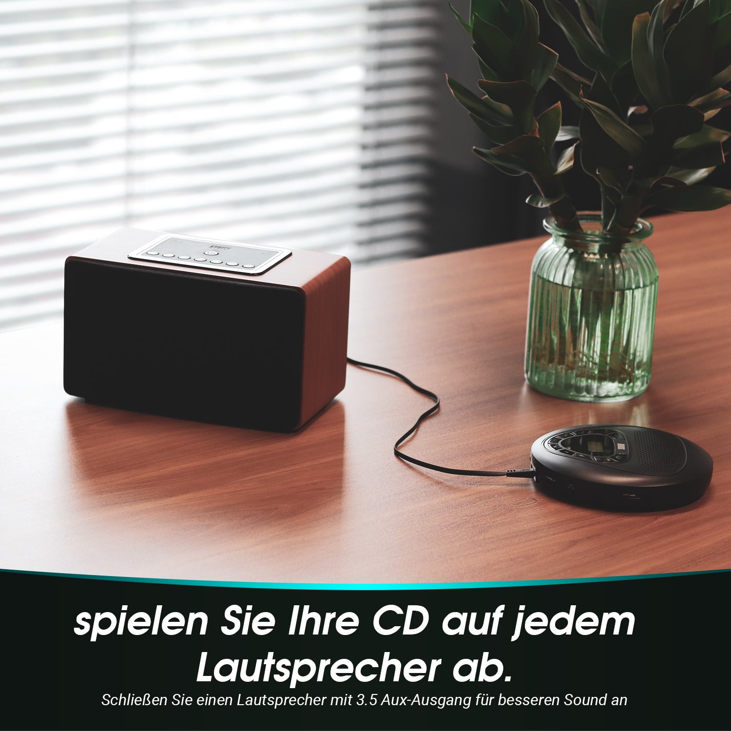 Tragbarer, wiederaufladbarer MP3-Player mit integrierten Lautsprechern und AUX-Anschluss – August SE10